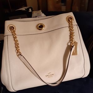 This is a BEAUTIFUL brand new COACH purse!